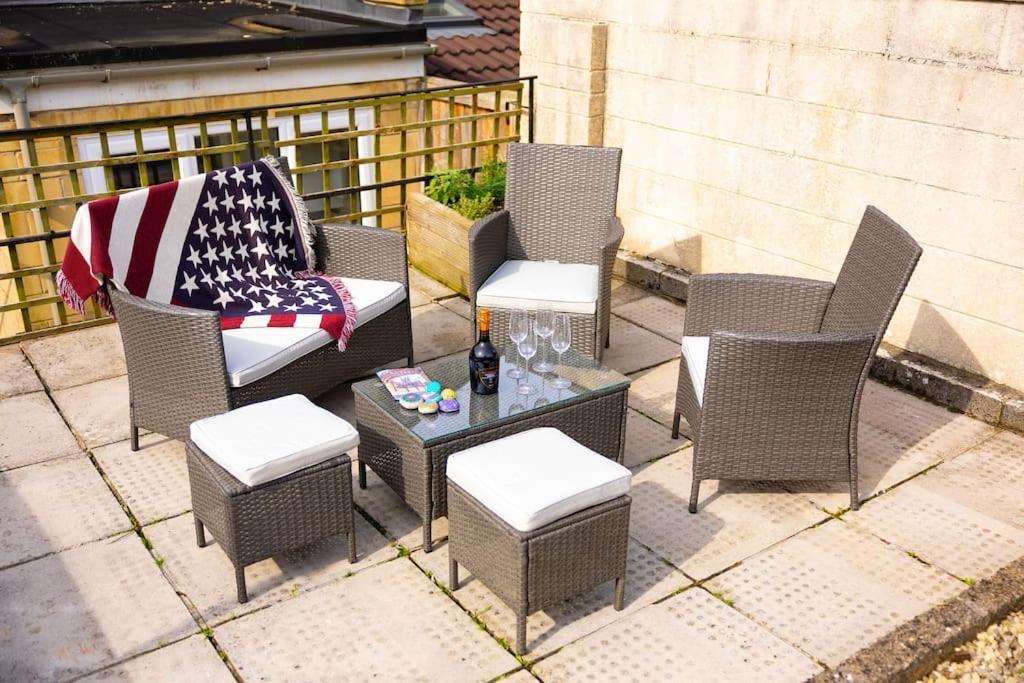 Pure B - Welcoming Bath City 3 Bed House Free Parking & Wifi Exterior photo