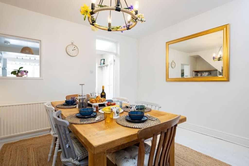 Pure B - Welcoming Bath City 3 Bed House Free Parking & Wifi Exterior photo