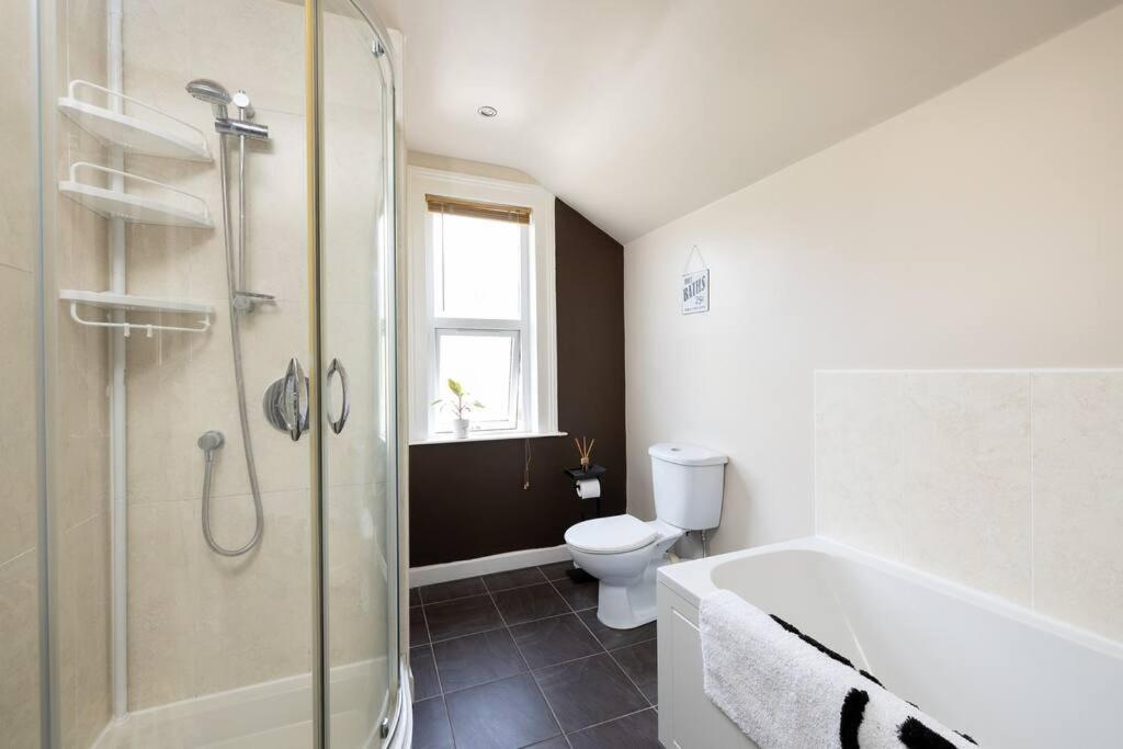 Pure B - Welcoming Bath City 3 Bed House Free Parking & Wifi Exterior photo