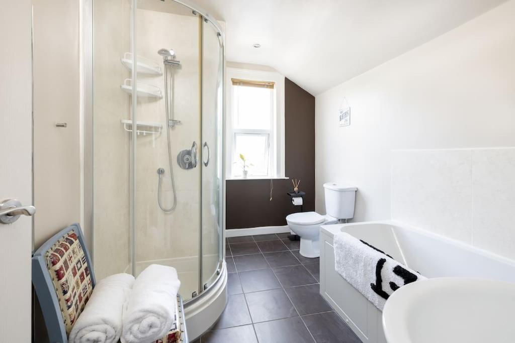Pure B - Welcoming Bath City 3 Bed House Free Parking & Wifi Exterior photo